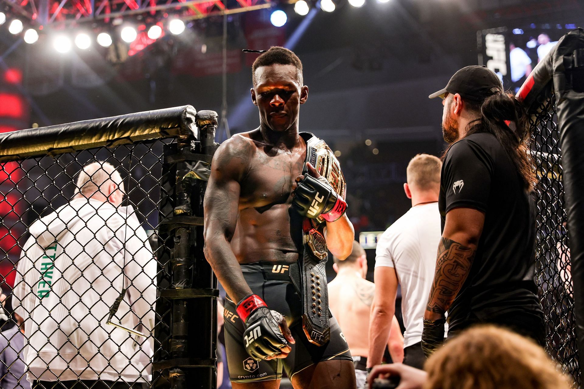 Can Israel Adesanya hold onto his middleweight crown this weekend?