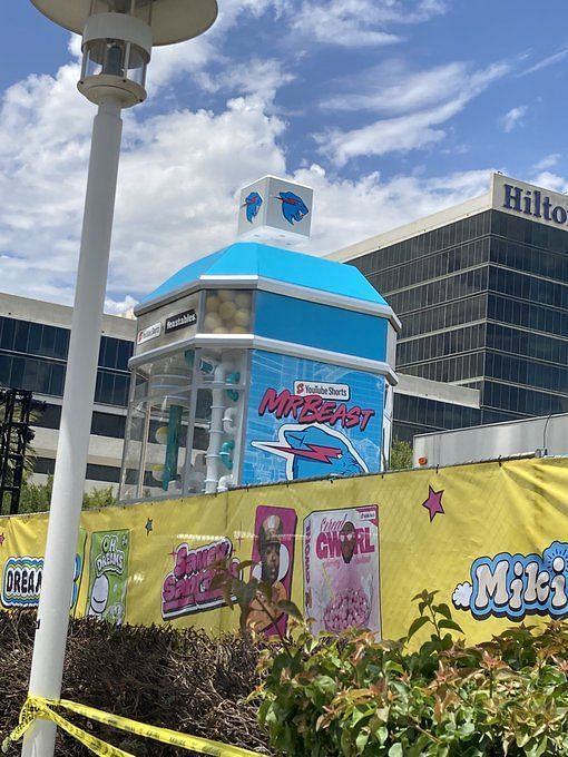 What did MrBeast do at Vidcon? YouTuber’s 40 ft gumball machine offers