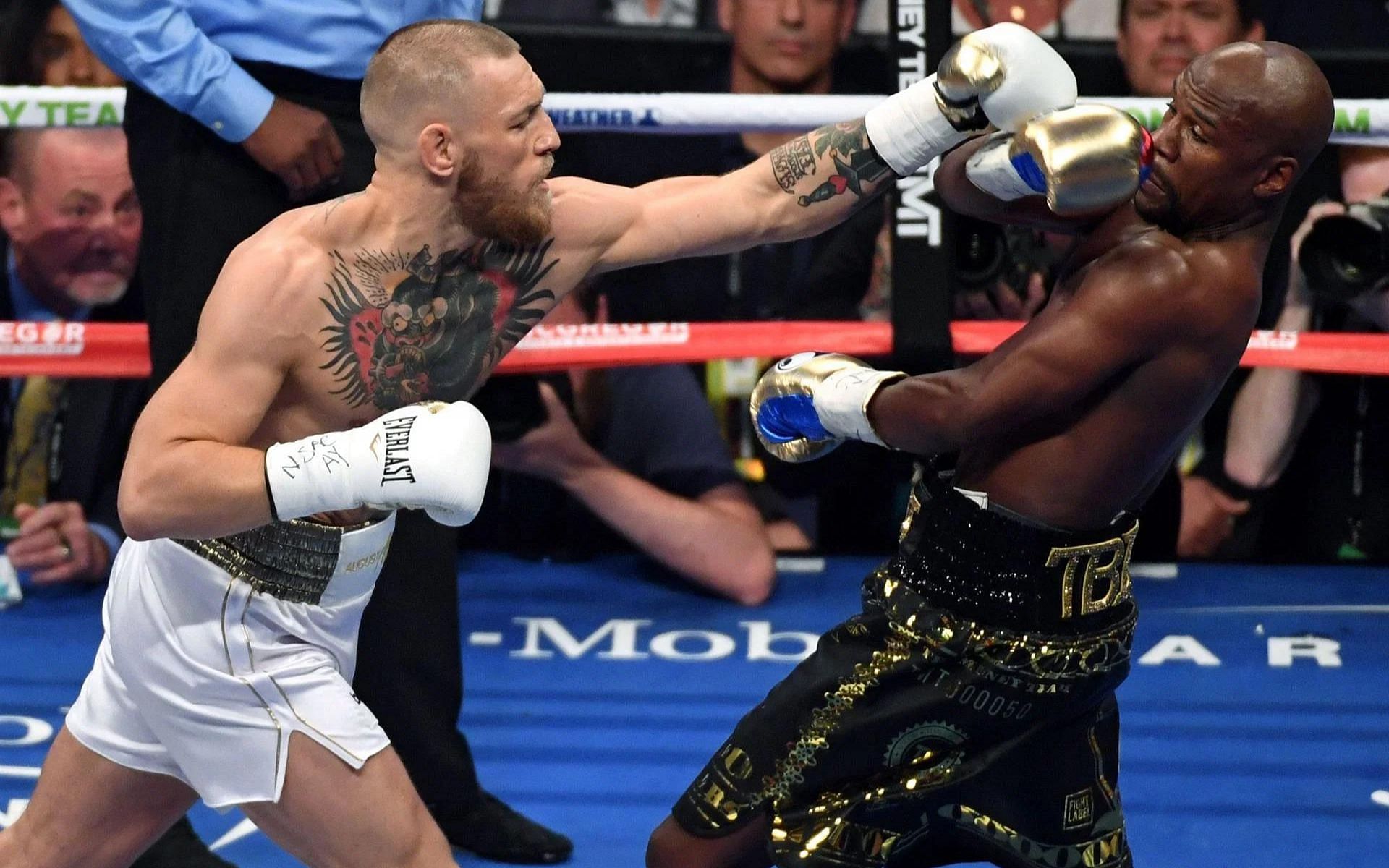 Conor McGregor (right) and Floyd Mayweather (left)
