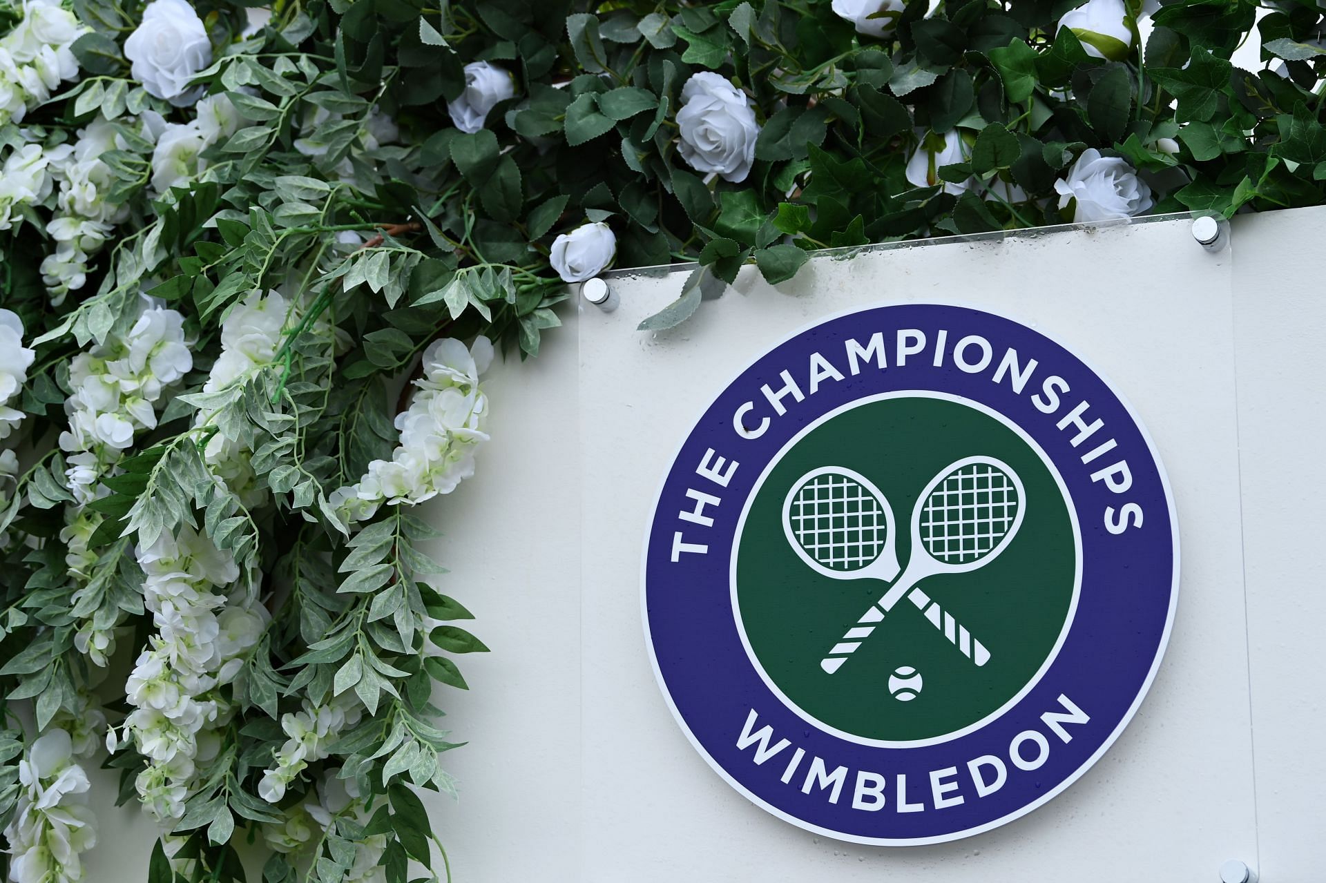The 2022 Wimbledon has been mired in controversies for a while now.