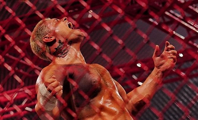WWE Hell in a Cell में दिग्गज के चोटिल होने के बाद लड़े गए खतरनाक मैच ने जीता फैंस का दिल, प्रतिक्रियाओं की आई बाढ़