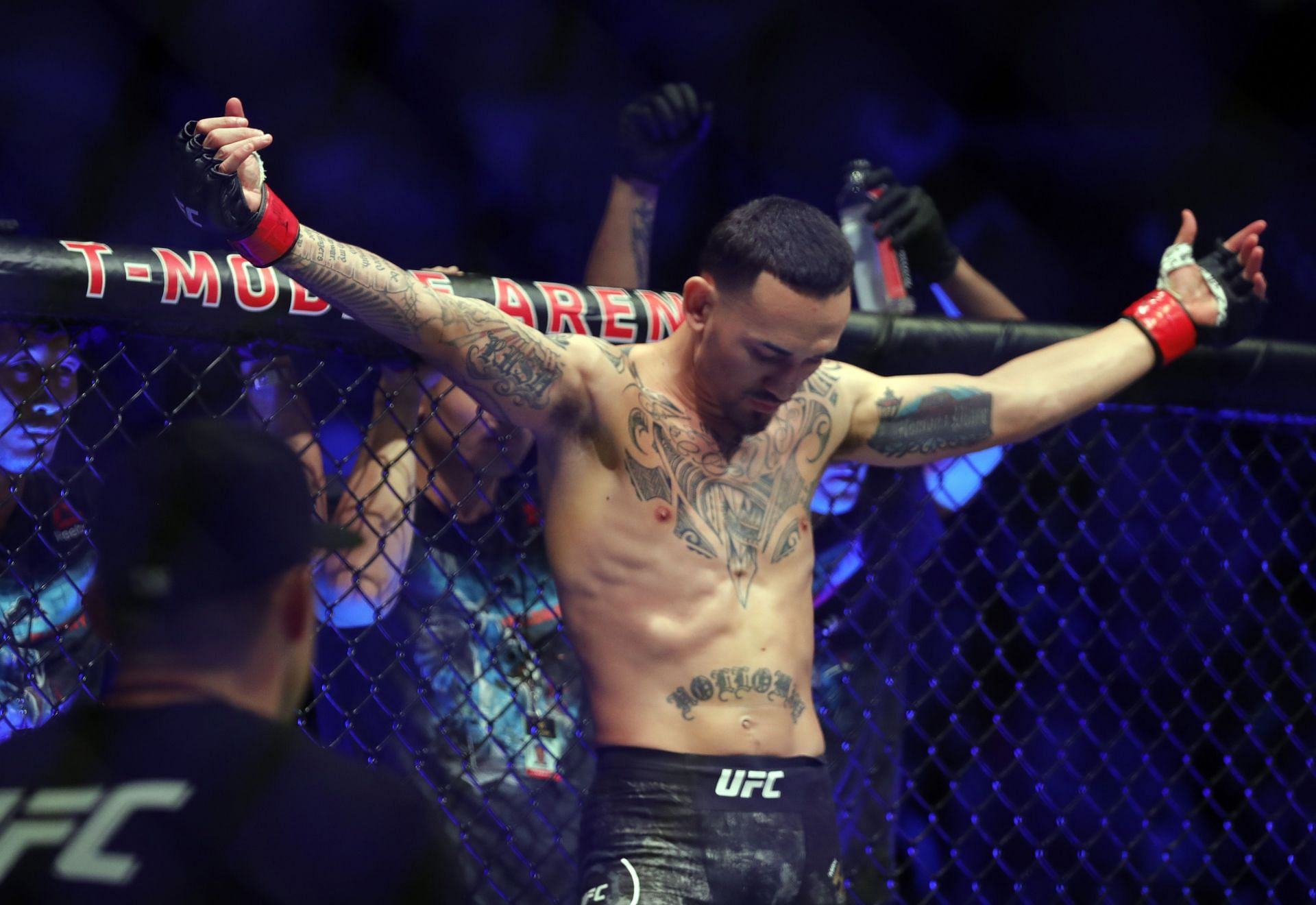 Max Holloway before fighting Alexander Volkanovski at UFC 245