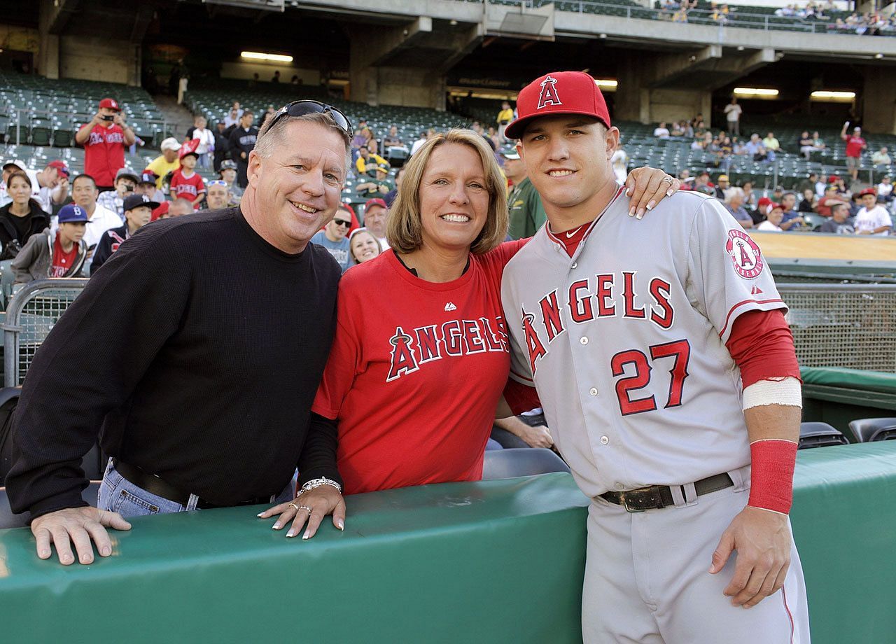 Mike Trout poses with his parents, Jeff and Debbie Trout.