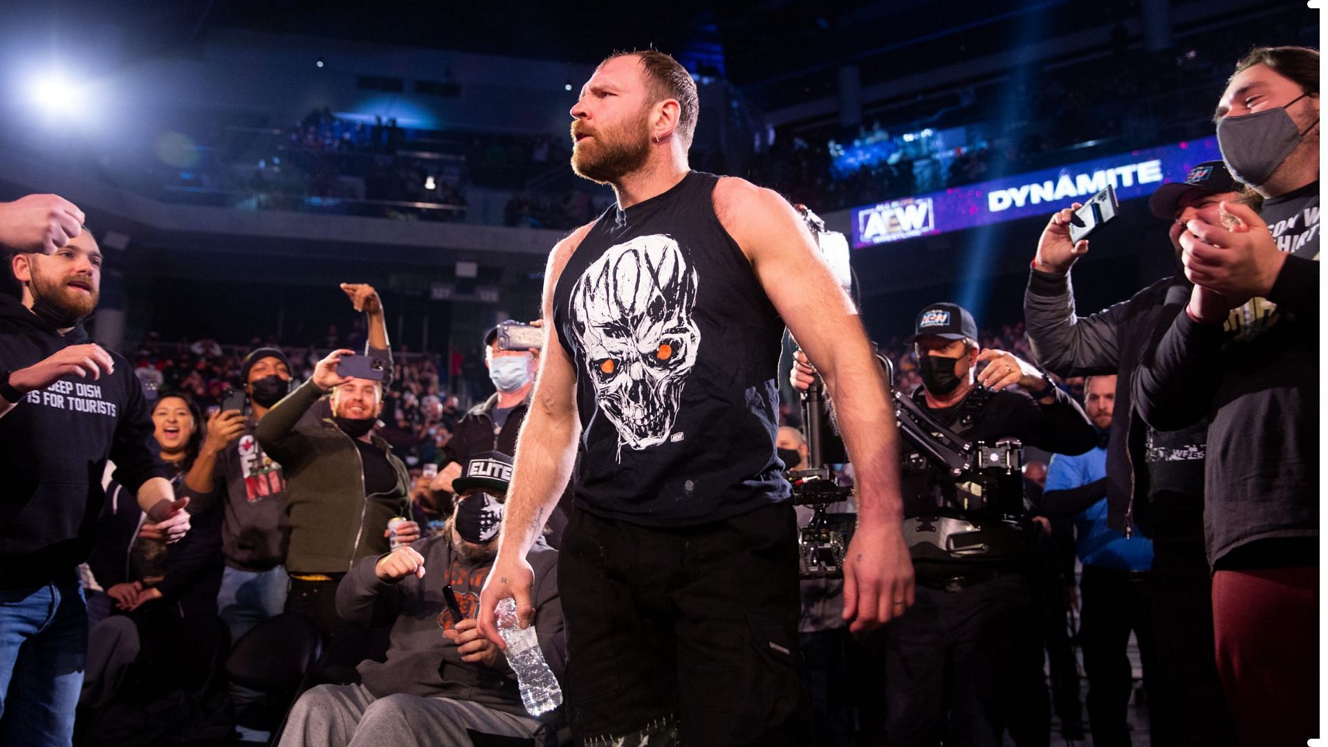 Top AEW star explains how WWE legend helps him to improve; says Jon