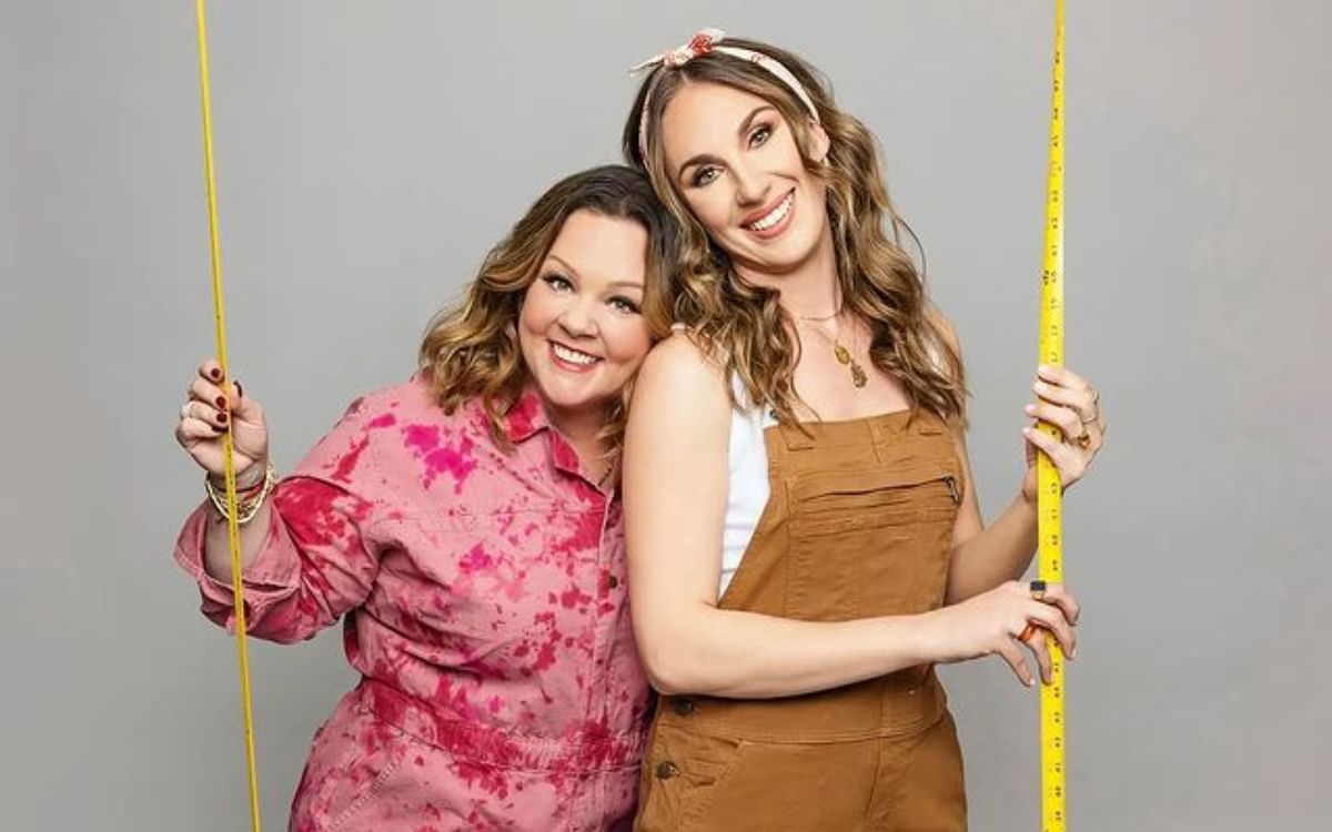 "Oh I love it" The Great Giveback with Melissa McCarthy and Jenna