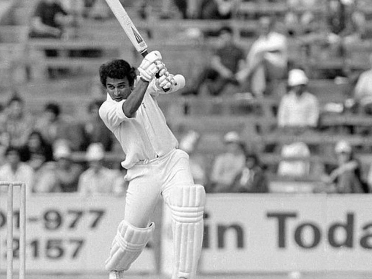 सुनील गावस्कर टेस्ट में यह उपलब्धि करने वाले पहले बल्लेबाज थे 