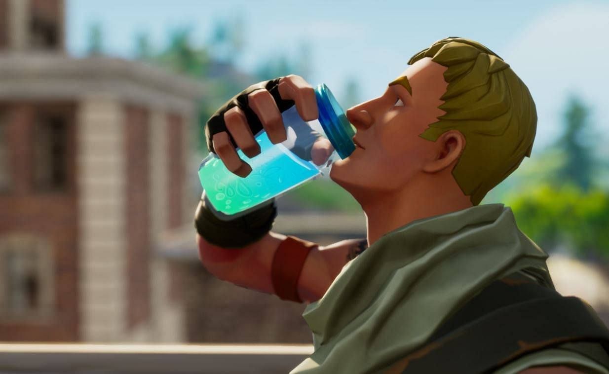 You should always carry some healing items in Fortnite (Image via Epic Games)