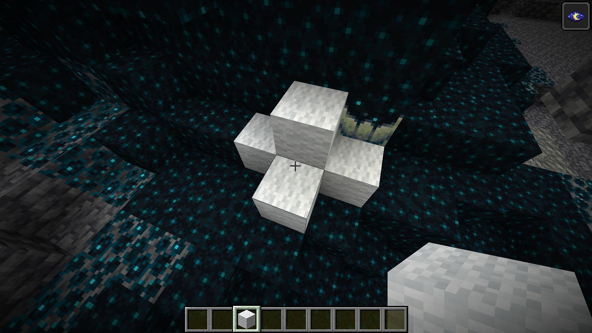 Fully covered sculk sensor (Image via Mojang)