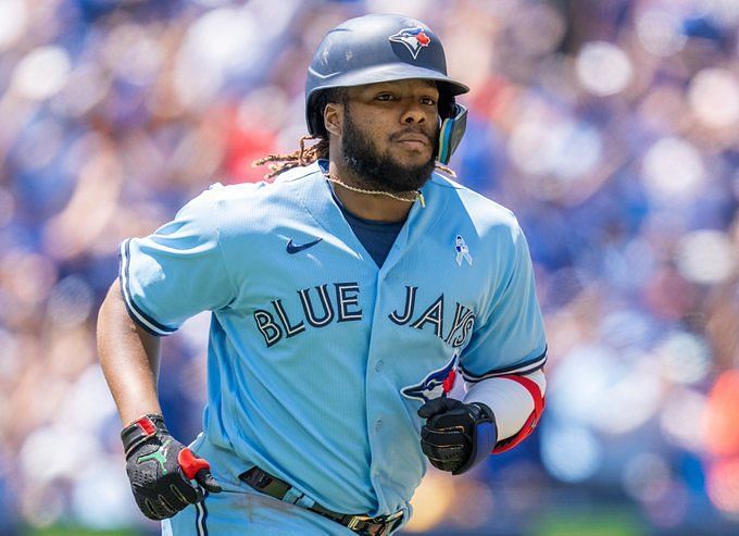 MLB on X: The return of Vladimir Guerrero Jr. did not disappoint. 👏  #HRDerby  / X