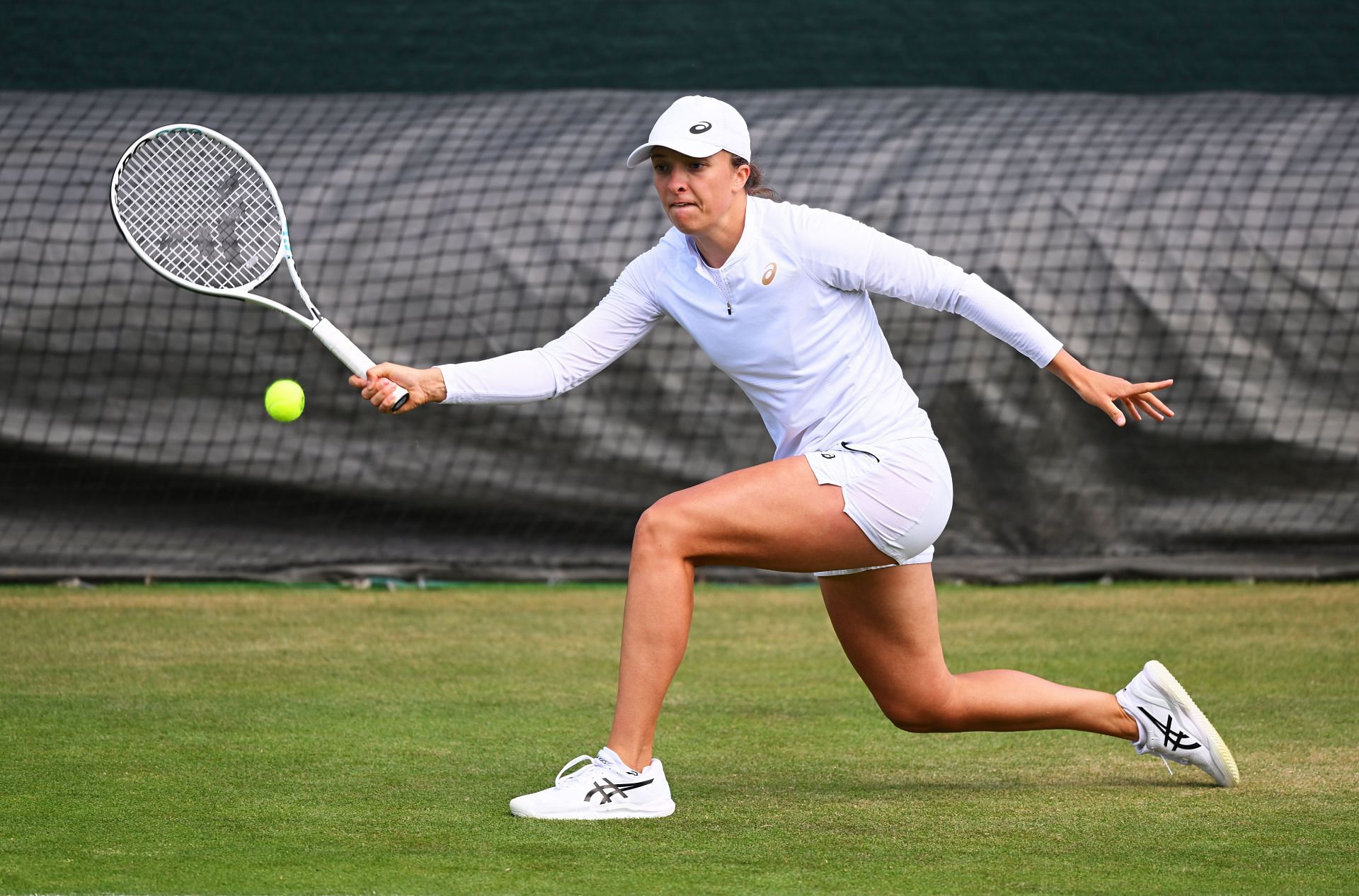 Iga Swiatek is a heavy favorite to win this year&#039;s Wimbledon
