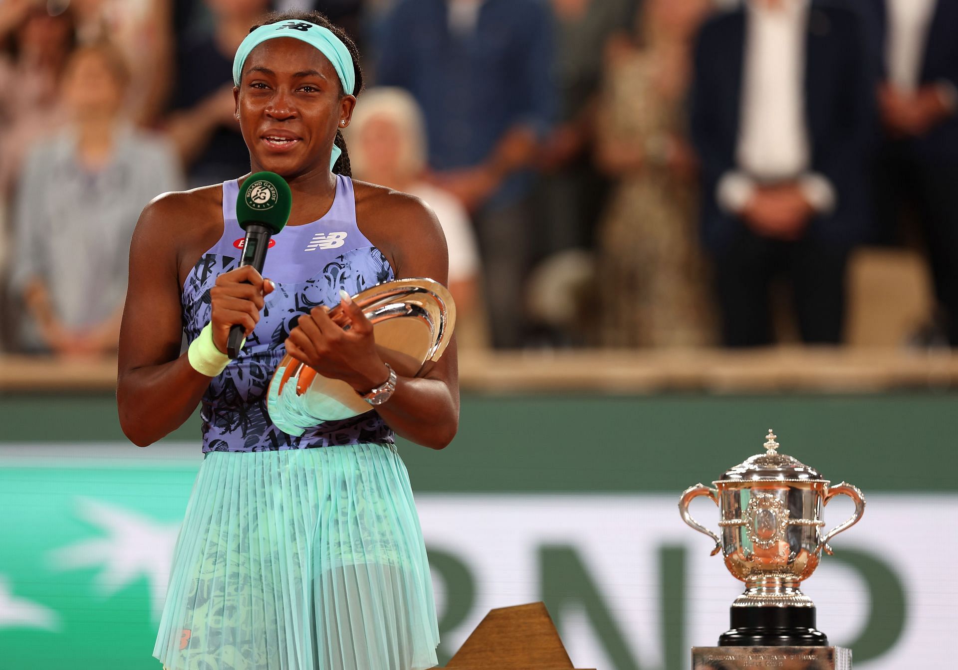 Coco Gauff during the trophy presentation at the 2022 French Open