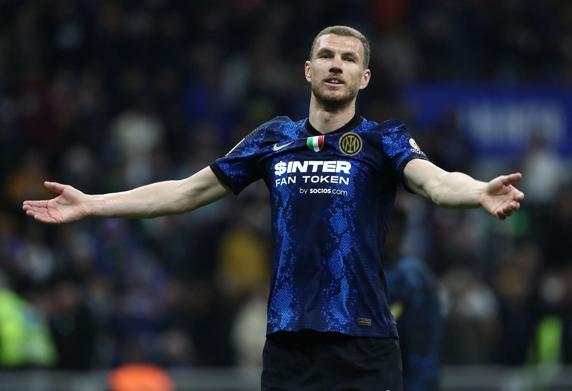 Edin Dzeko is wanted at the Santiago Bernabeu.