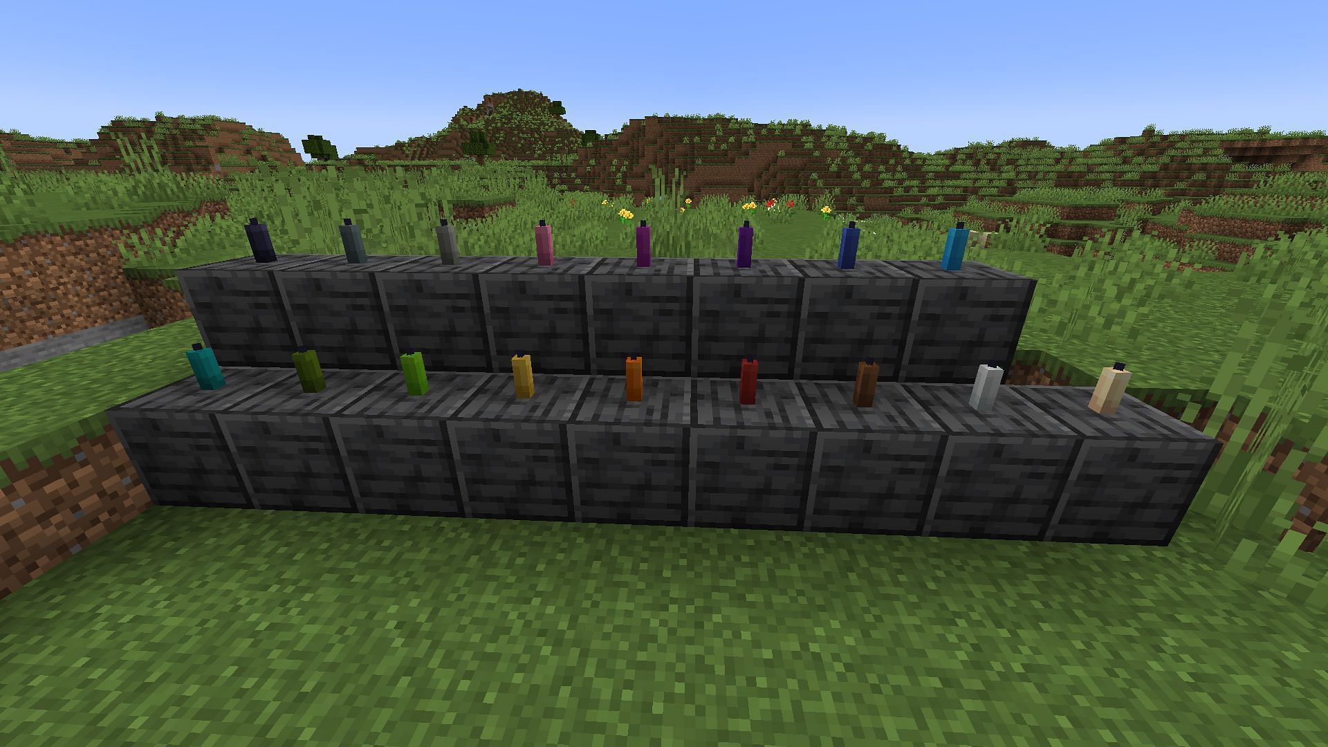 An example of the different colors of candles (Image via Minecraft)