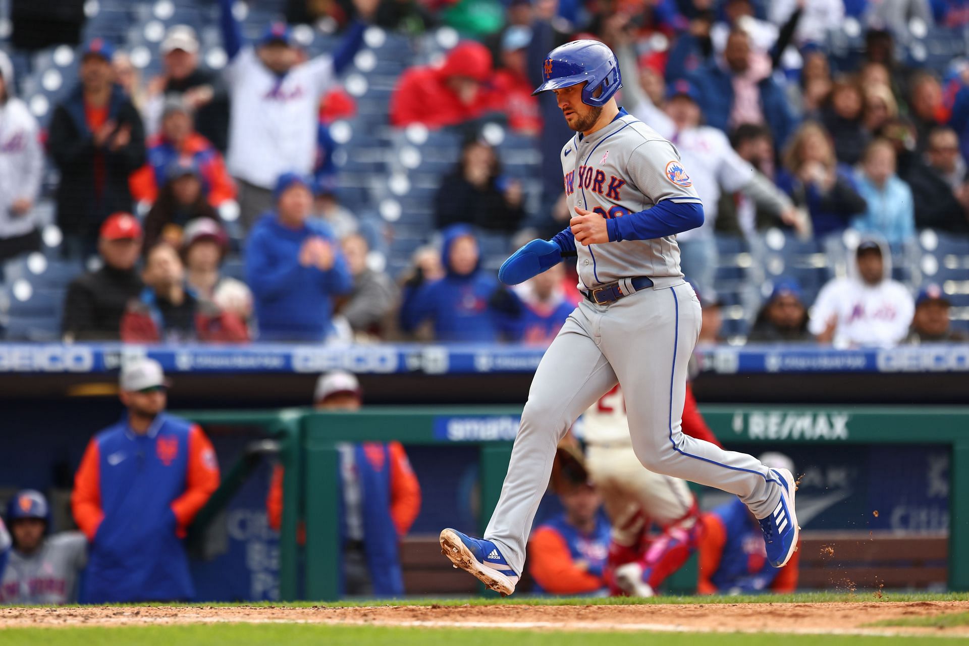 Watch New York Mets third baseman ends tie to win the game against Los