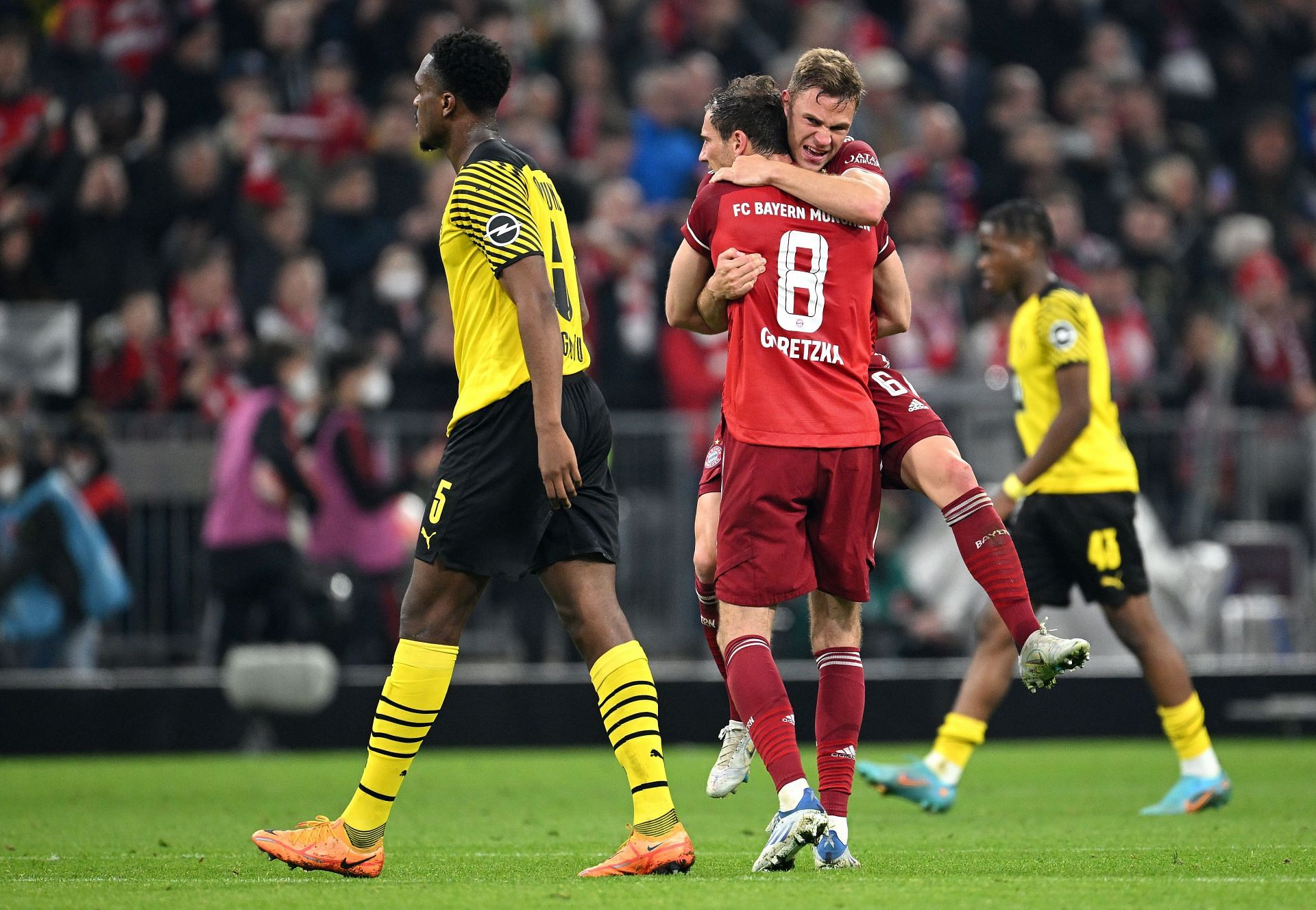 FC Bayern M&uuml;nchen v Borussia Dortmund - Bundesliga