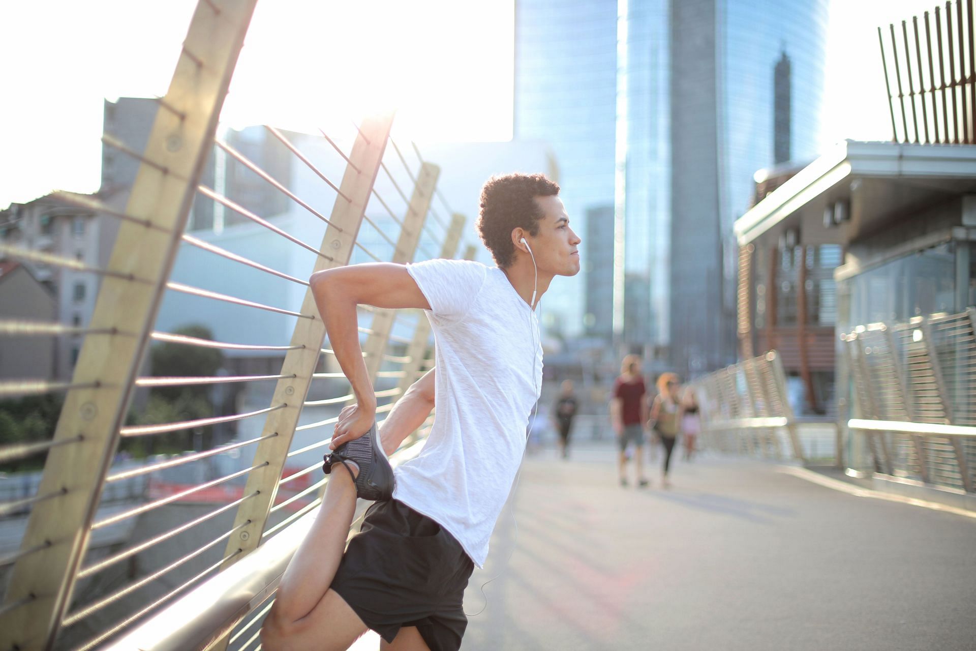 Hip abductor stretches improves flexibility and the range of motion. (Image via Pexels / Andrea Piacquadio)