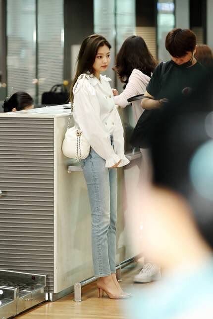 5 times BLACKPINK's Jennie gave us serious airport fashion goals