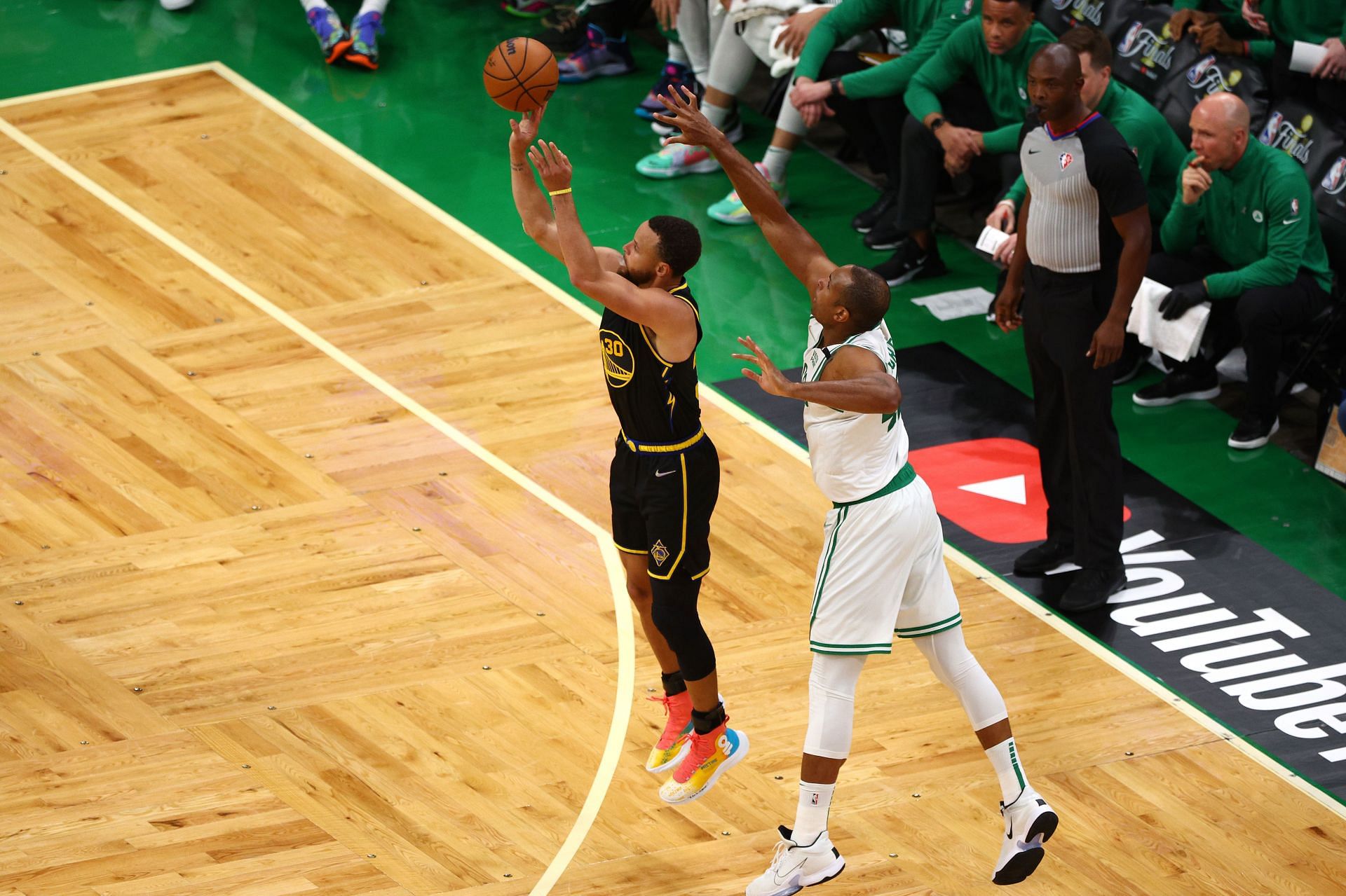 Curry has been unstoppable so far in the 2022 NBA playoffs. [Image Credit: Getty Images]