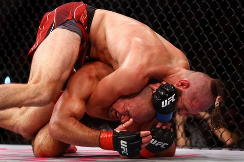 Jiri Prochazka (top), Glover Teixeira (bottom) (Image via Getty)