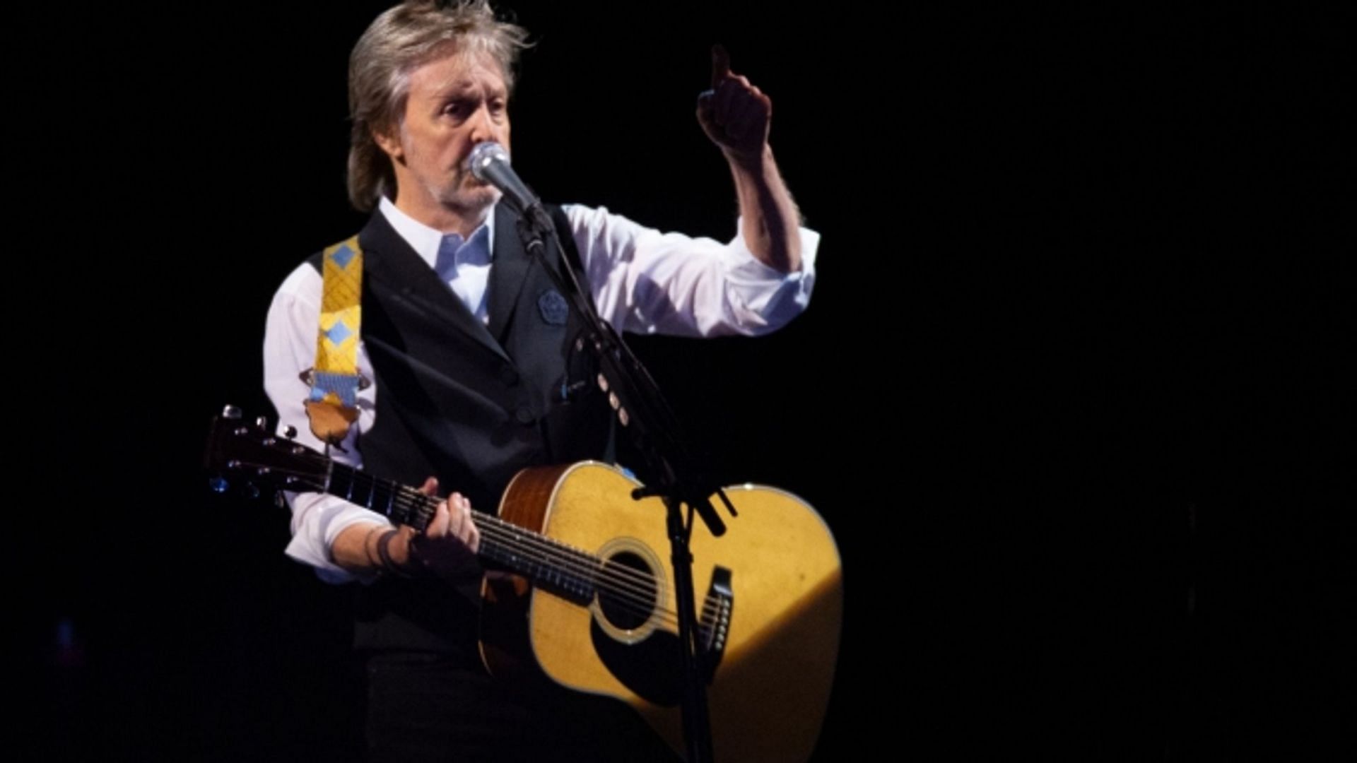 Paul McCartney slammed for including Johnny Depp music video during Glastonbury Festival (Image via AP)