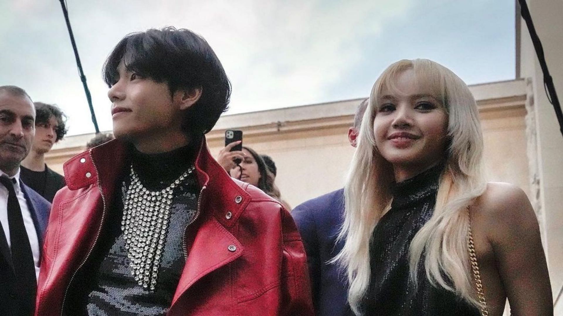 BTS Taehyung & Blackpink Lisa Arriving To Paris For Attending