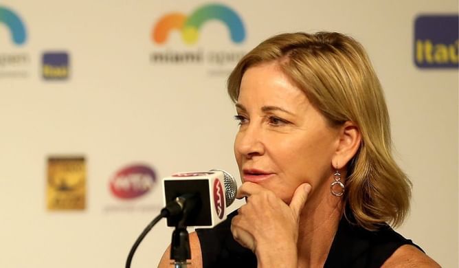 "Martina Navratilova is no hater and Renee Richards is awesome" - Chris Evert responds to Twitter user's comments on gender rules in sports
