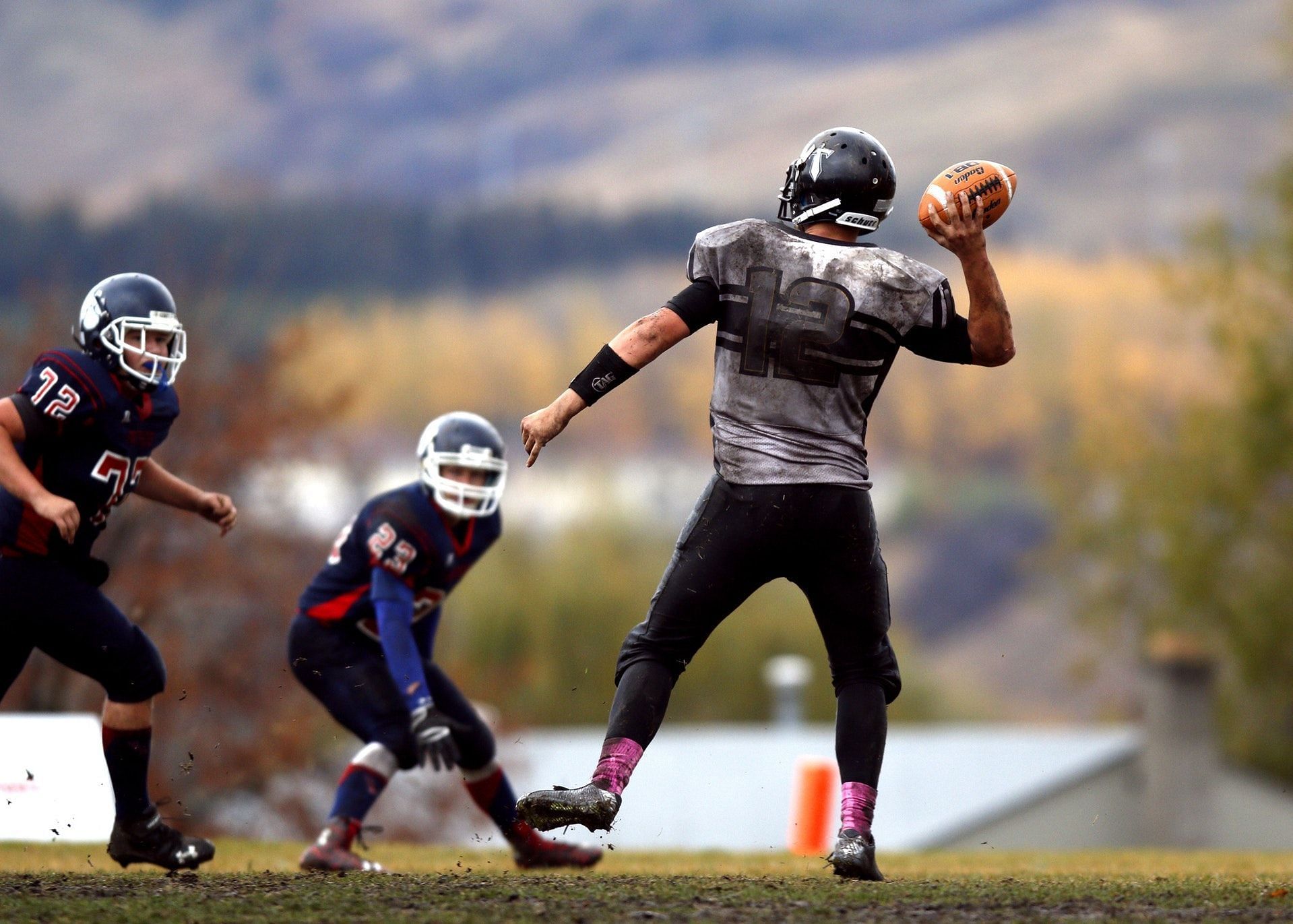 There are several exercises you can do for injury-free throwing. (Photo by Pixabay via pexels)