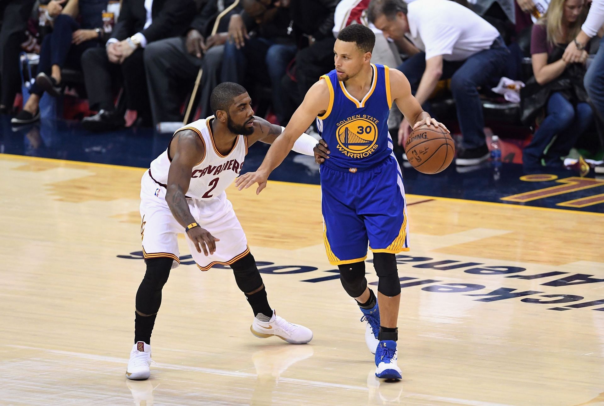Steph Curry versus Kyrie Irving head-to-head comparison. (Image via Getty Images)