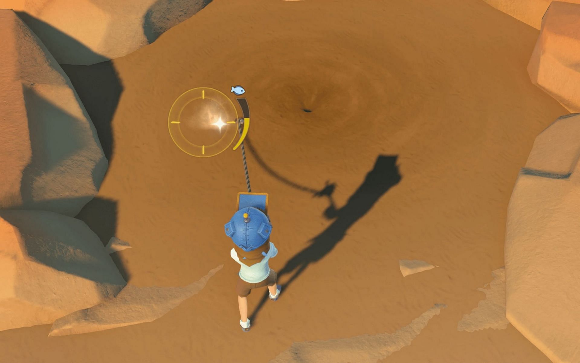 Игрок ловит рыбу на песке в месте для рыбалки, похожем на воронку (изображение от Pathea)