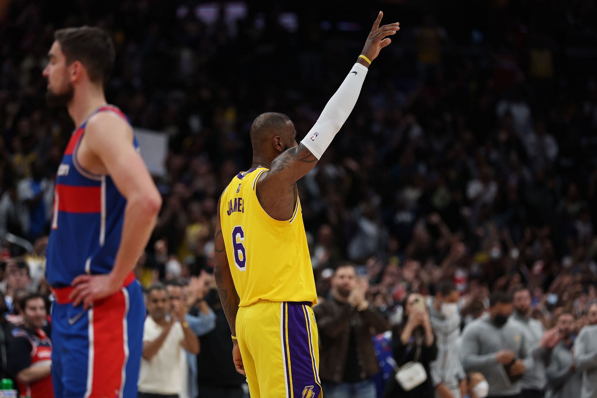 LeBron James #6 of the LA Lakers acknowledges the crowd after passing Karl Malone to become second on the NBA&#039;s all-time scoring list