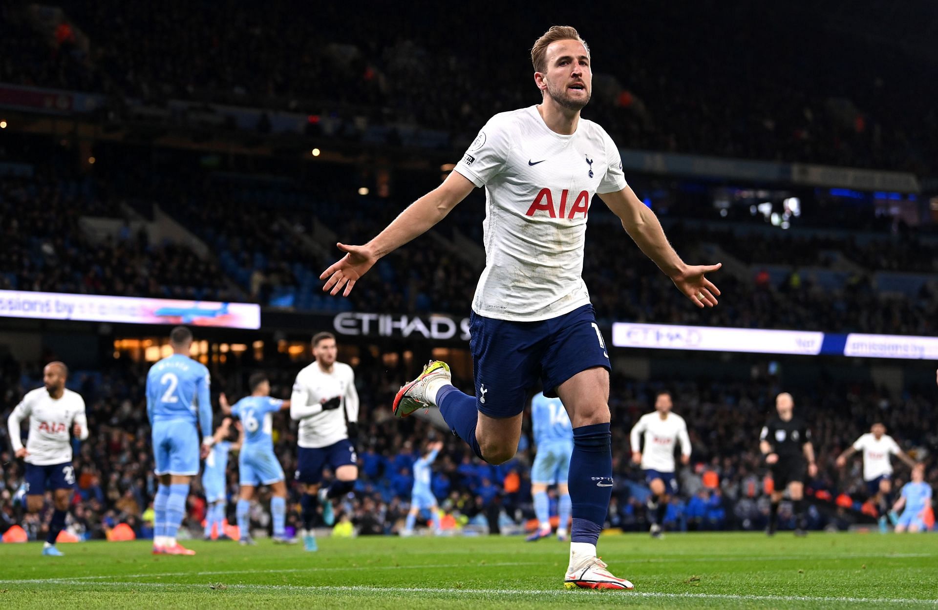 Harry Kane was instrumental in the dramatic 2-3 away win against Manchester City