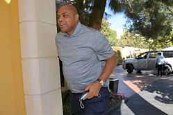 Video: "This is a TikTok? I wanna do a TikTok" - Charles Barkley hilariously makes TikTok video with fan