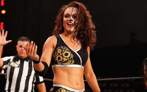 Thunder Rosa is the current AEW Women's World Champion.