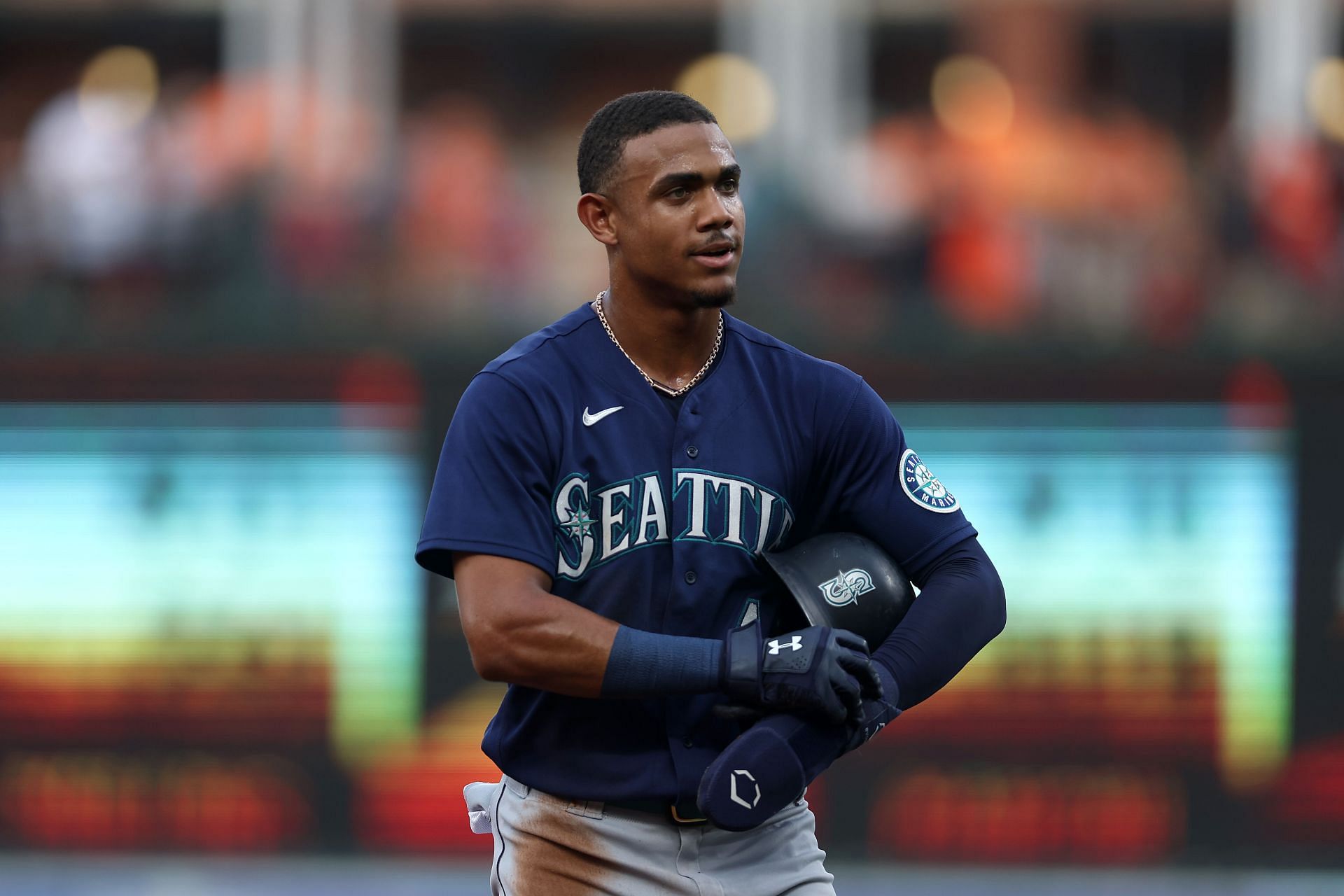 M's Julio Rodríguez scratched vs Astros with sore left wrist