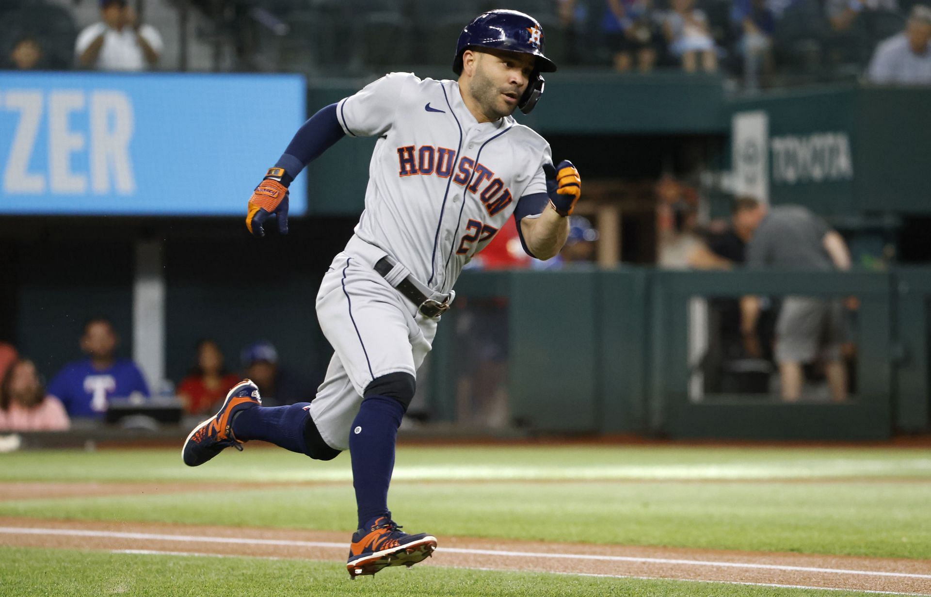 Jose Altuve wants to finish career with Astros