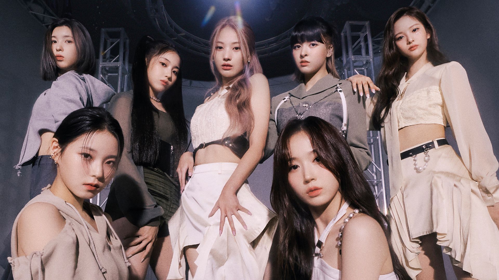 K-pop girl group NMIXX (Image via @NMIXX_official/Twitter)
