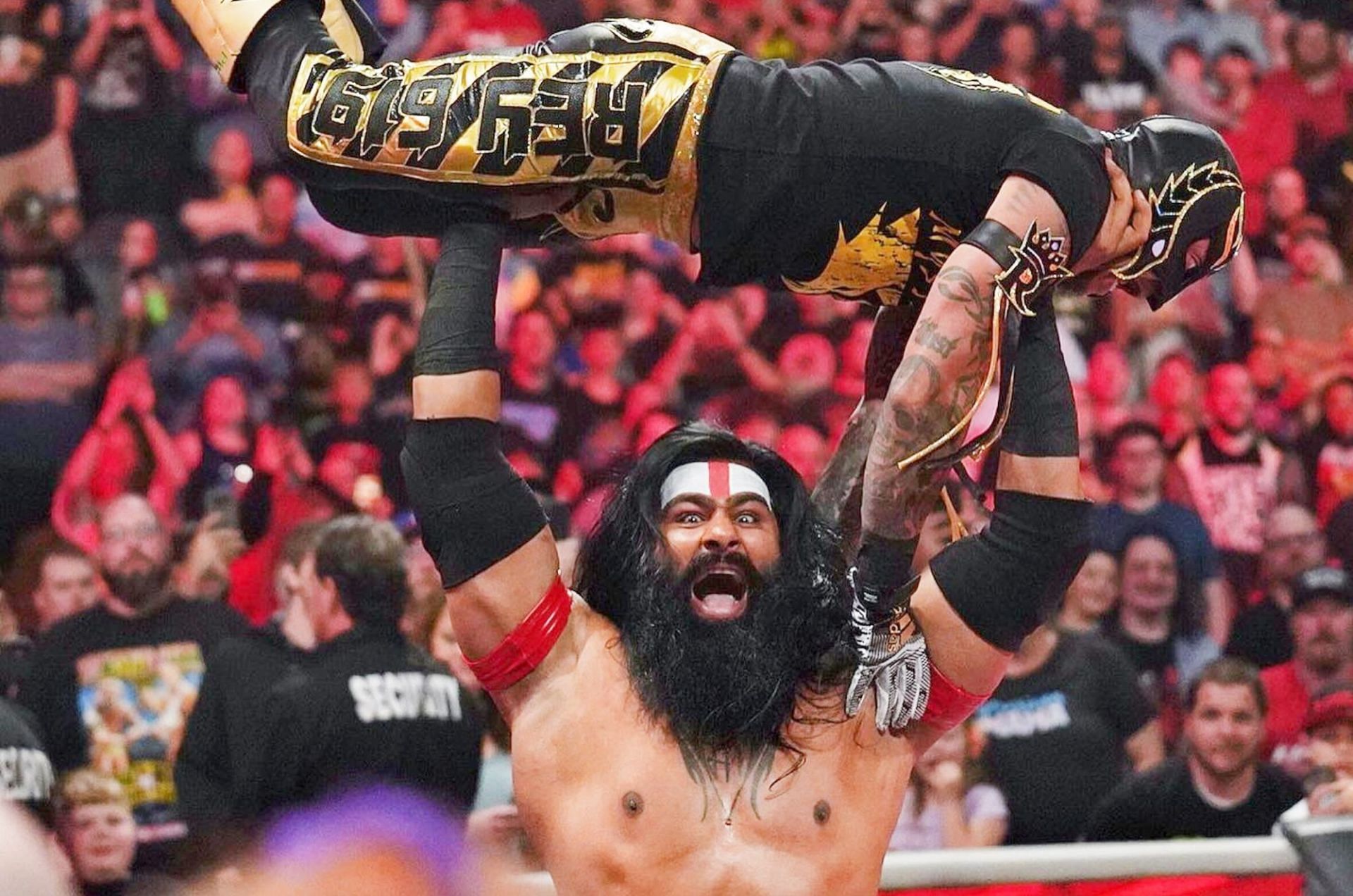 WWE दिग्गज ने वीर महान और मिस्टीरियोस की स्टोरीलाइन के बारे में बात की 