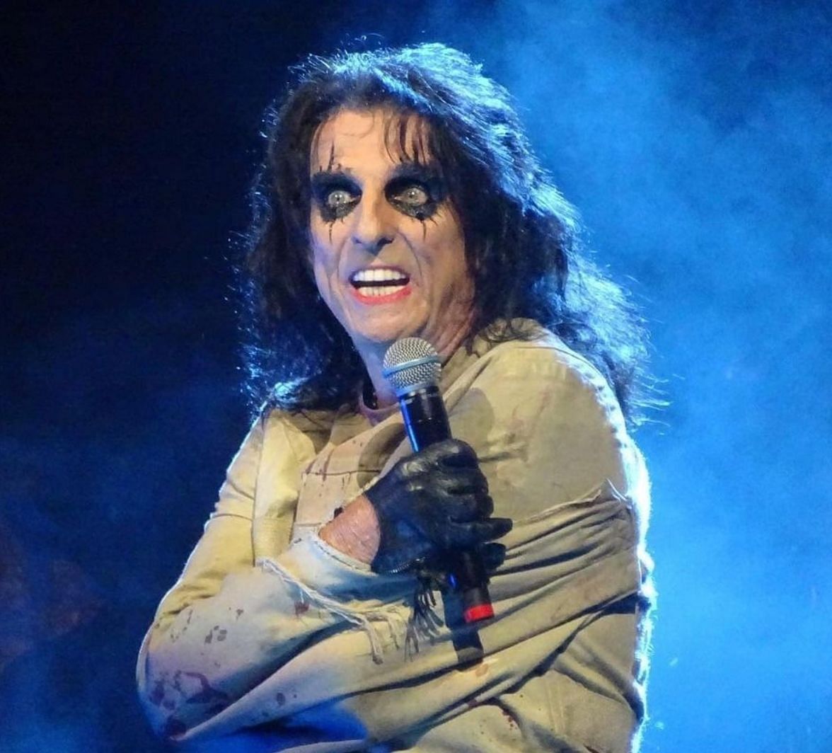 Alice Cooper during a performance (Image via @AliceCooper/Instagram)