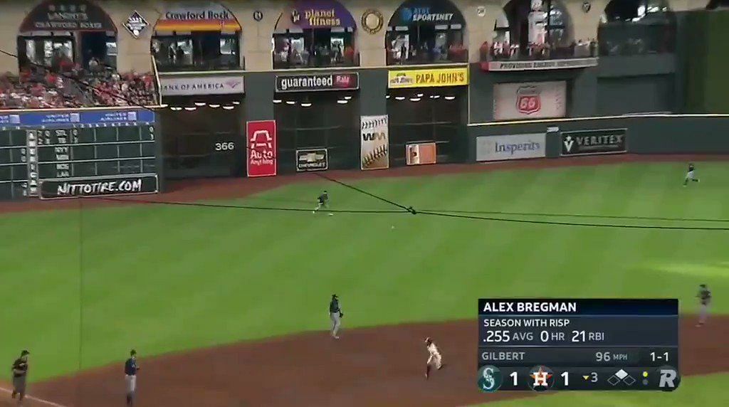 Jesse Winker talking s**t like he's actually good” - Houston Astros fans  mock Seattle Mariners outfielder Jesse Winker after he celebrates throwing  out Jose Altuve with a cocky gesture
