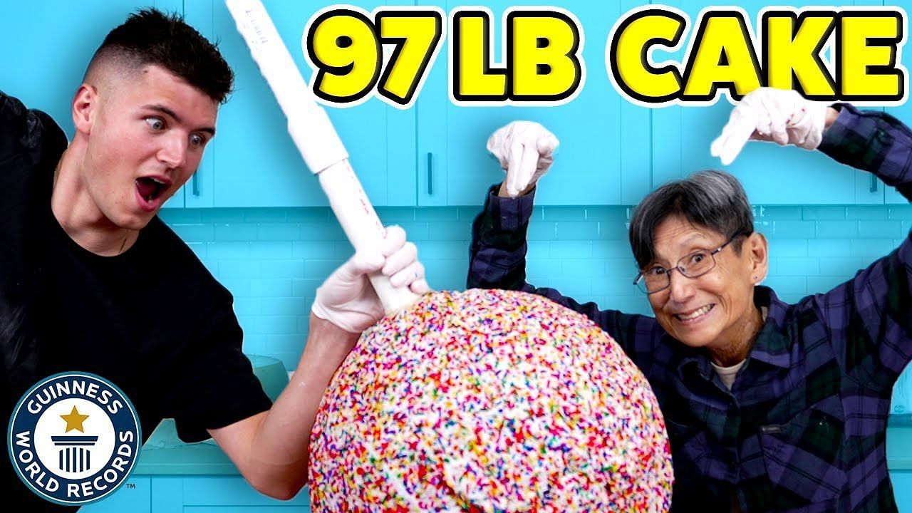 TikTok stars Nick DiGiovanni and Lynja created the world&rsquo;s largest cake pop in January 2022 (Image via Guinness World Records/ Twitter)