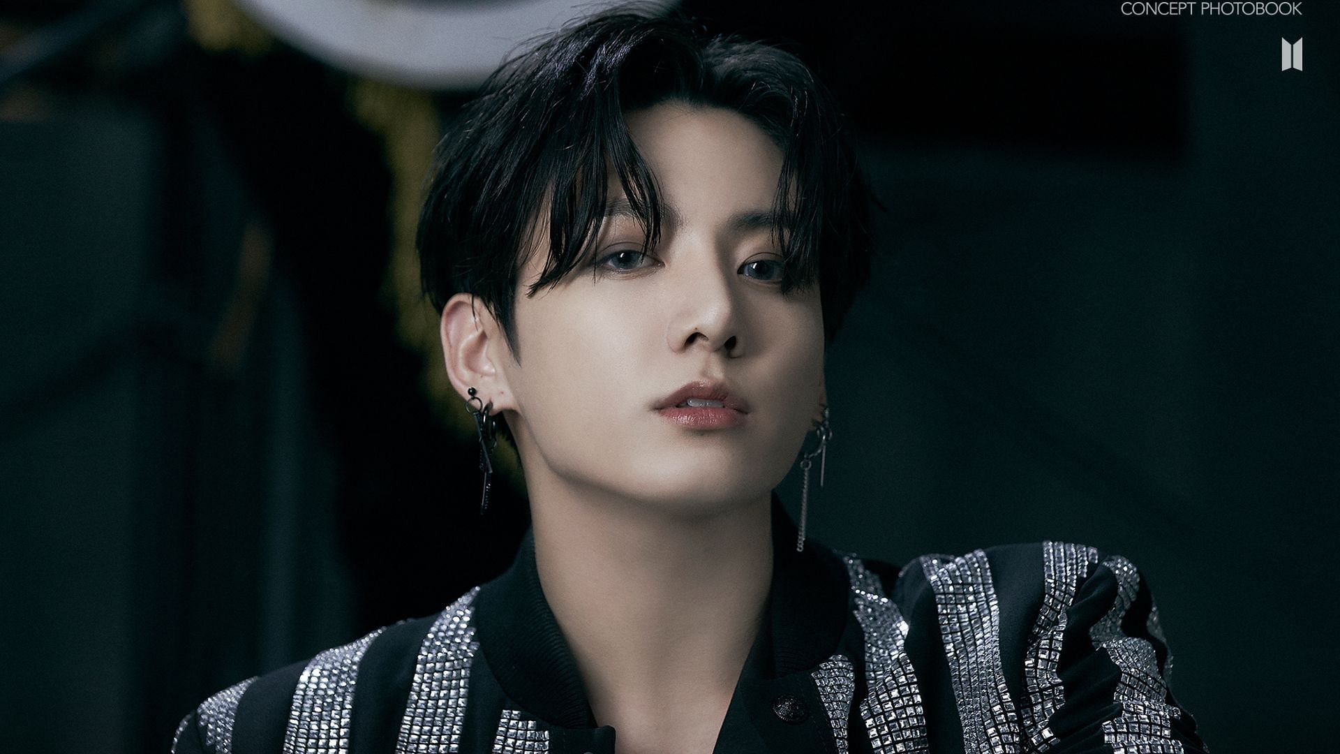 BTS Jungkook's airport looks are to die for. Have a look at the