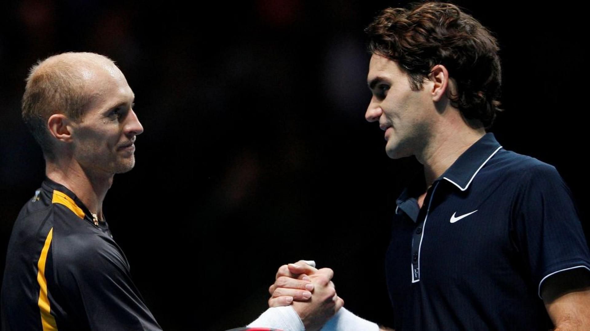 Nikolay Davydenko and Roger Federer after a match