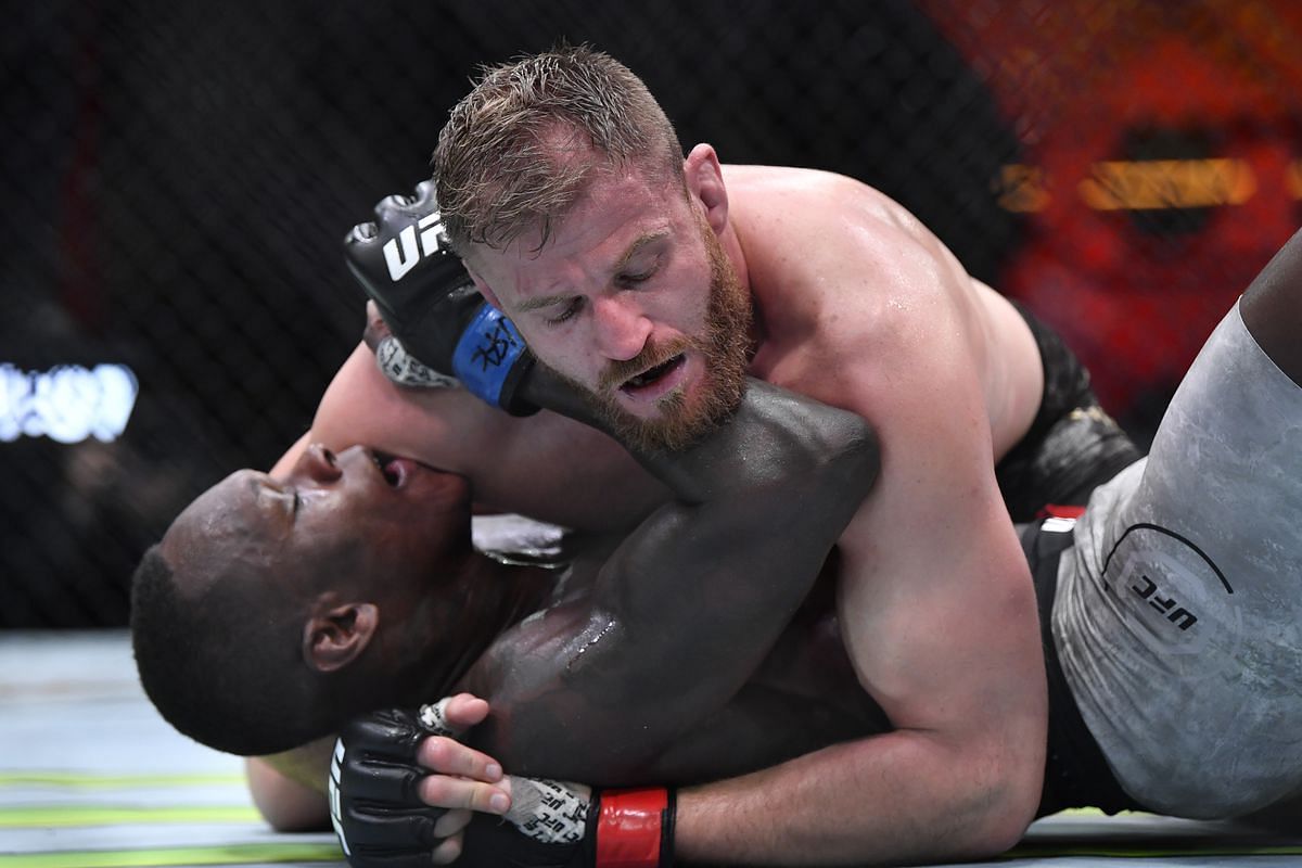 Israel Adesanya's ground defense didn't look so hot against Jan Blachowicz