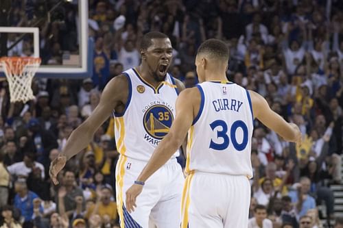 Steph Curry and Kevin Durant had a one-on-one talk after KD chose to play for the Brooklyn Nets with Kyrie Irving. [Photo: Blue Man Hoop]