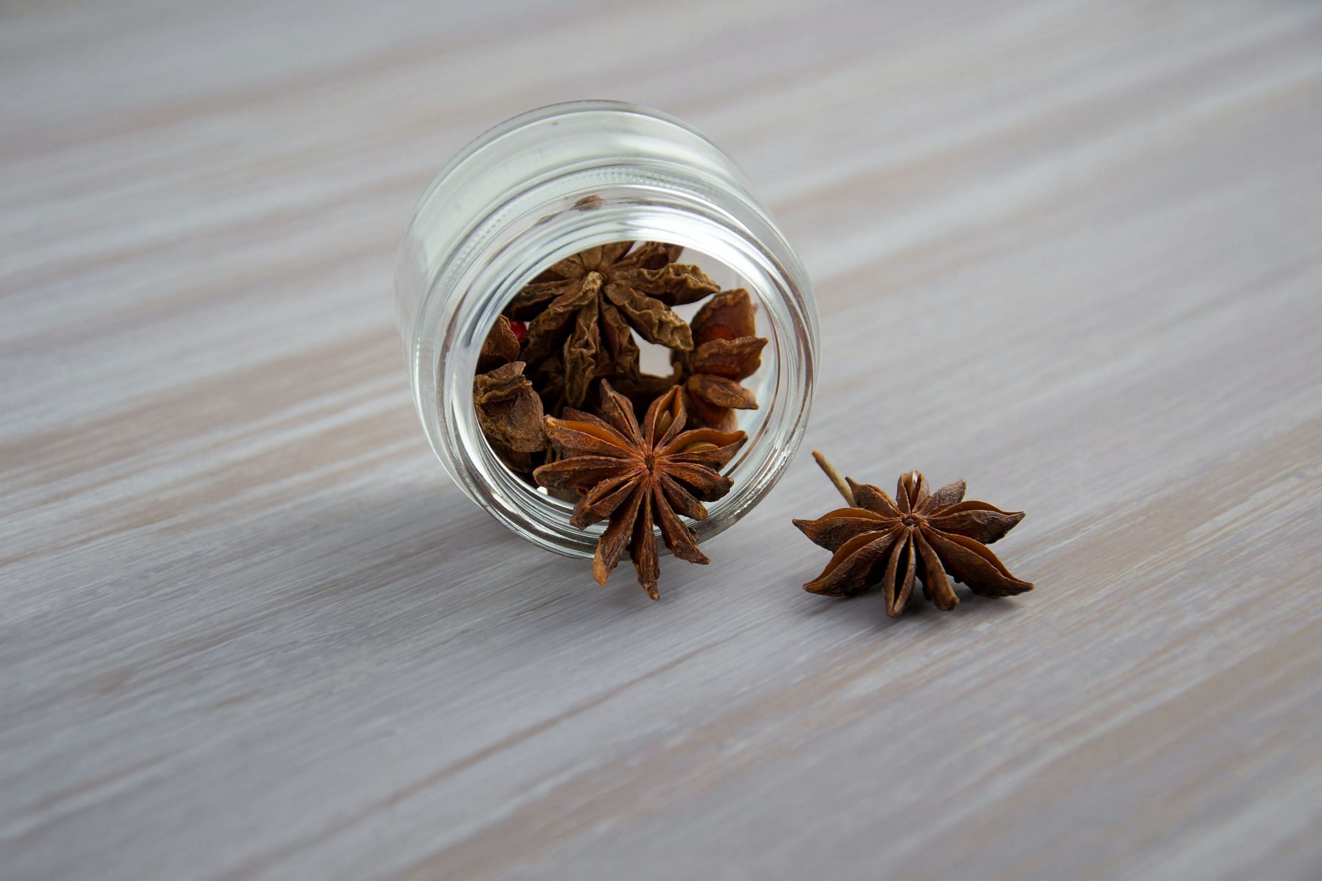 Star anise is a popular spice having numerous of health benefits (Image via Pexels/Mereefe)