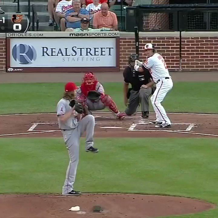 Mike Trout's leaping catch, 04/29/2022