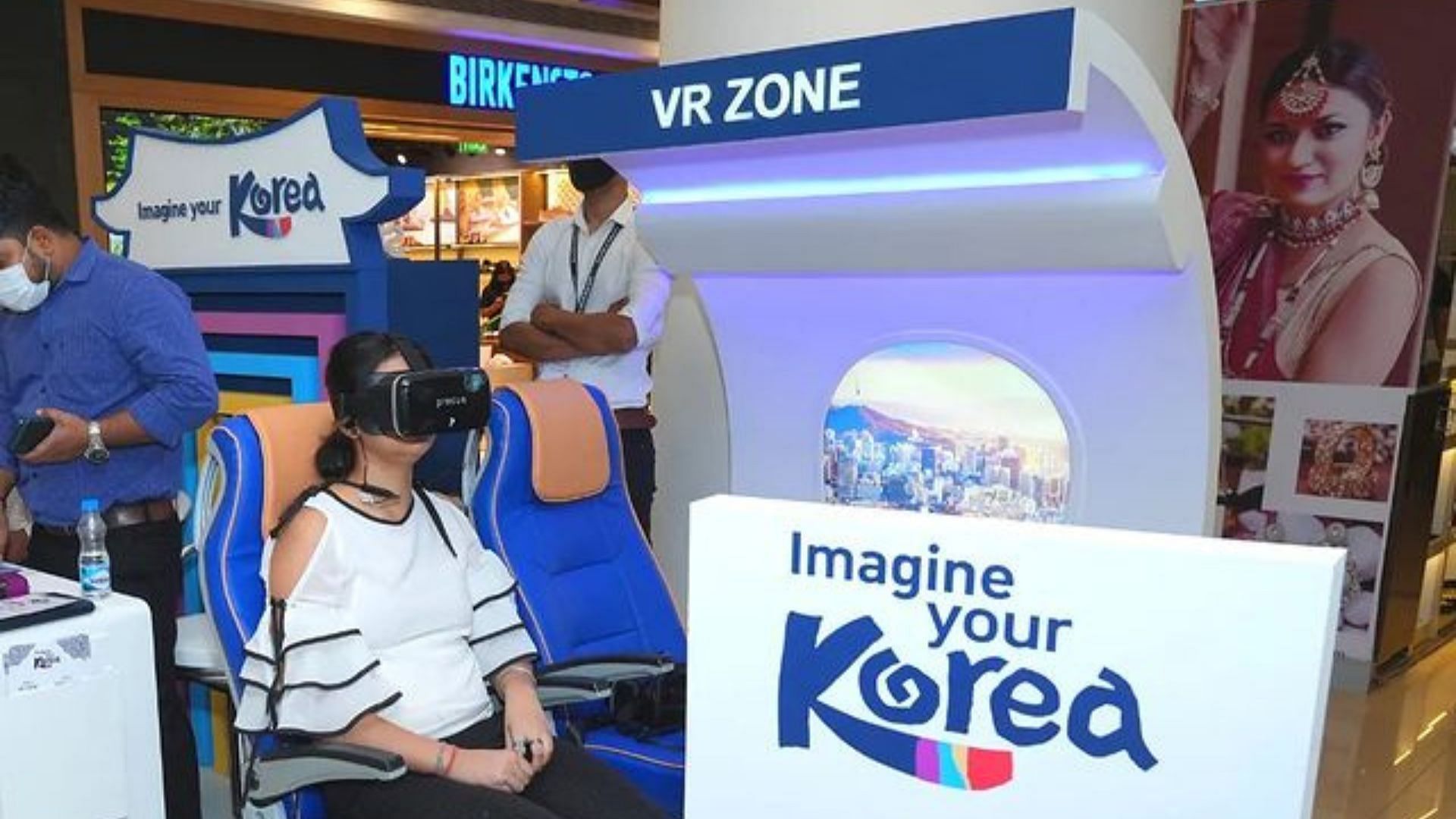 Fans watching Korea&#039;s virtual view through VR by Korea Tourism Organization (Image via Sportskeeda)