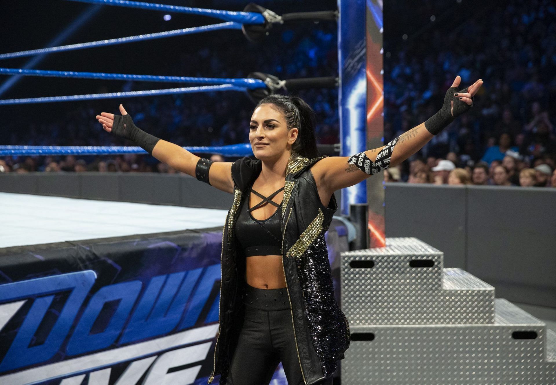 The former WWE official has her sights set high in 2022.