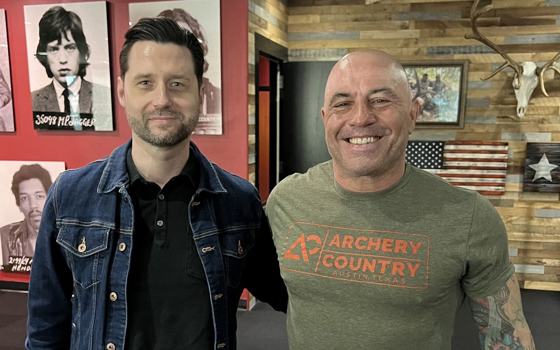 Bobby Azarian (left), Joe Rogan (right) [Images courtesy of @Bobbyazarian on Twitter]