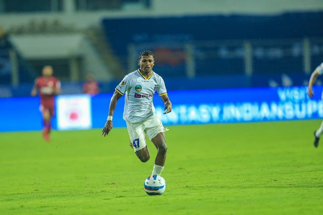 Vincy Barretto in action for Kerala Blasters FC during ISL 2021-22 (Image Courtesy: Vincy Barretto Instagram)